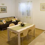 Apartment Stipe Plazibat