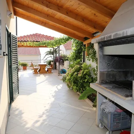 Stipe Plazibat Apartment